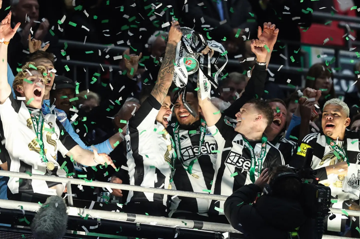 包含加时末段突围战来临，纽卡斯尔围绕亚冠再遭质疑，震撼外界，球队文化再被提及的词条