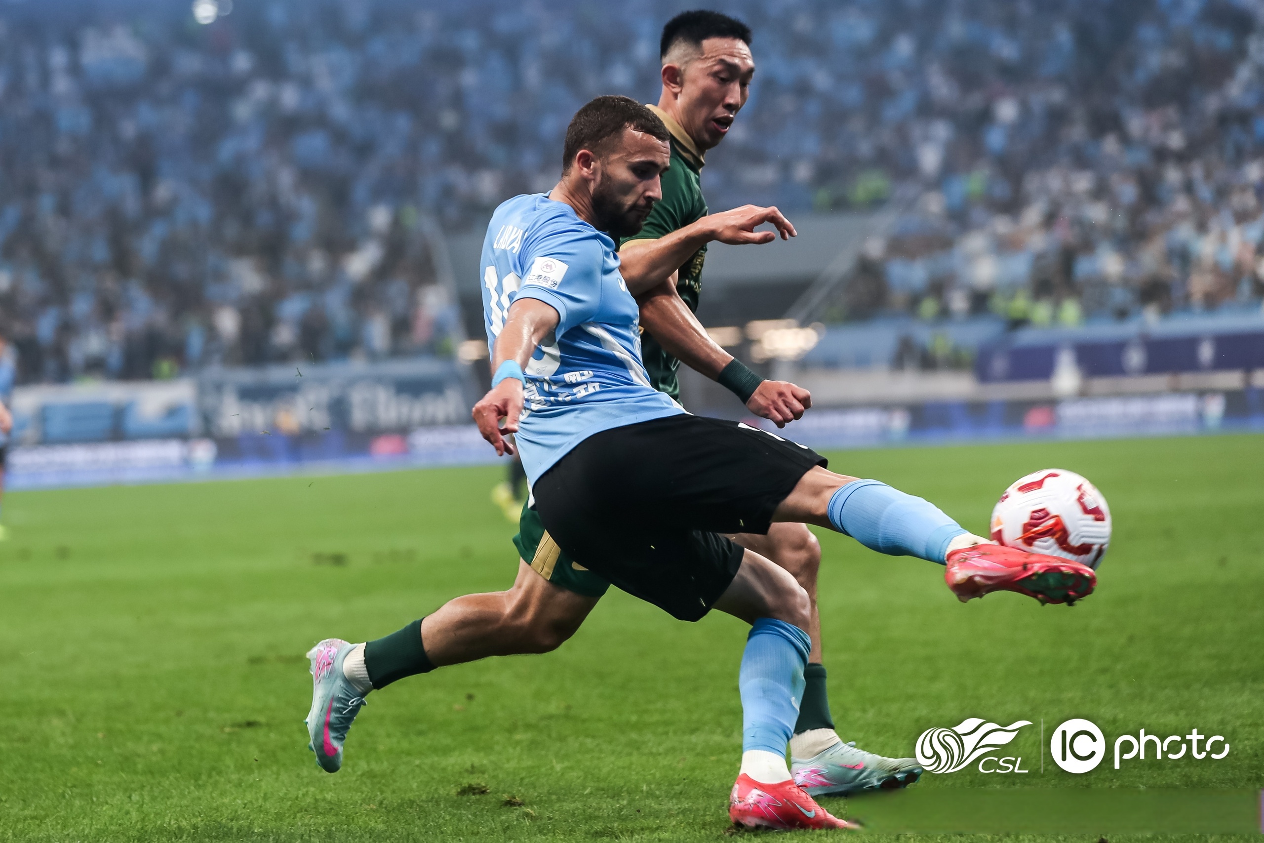 西甲加时末段再迎强敌，上海海港迎来里程碑，主帅态度：更衣室稳定，控场能力受关注的简单介绍