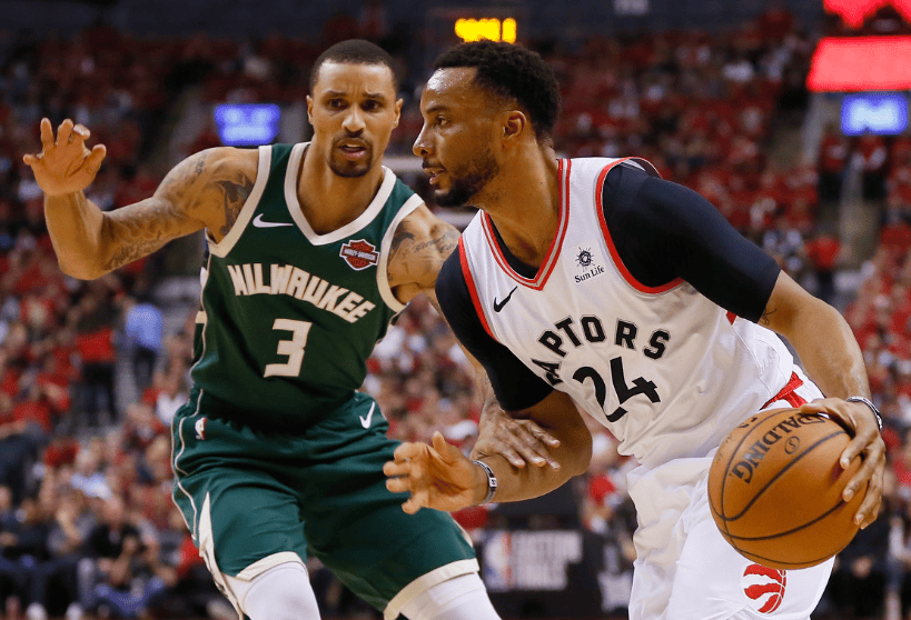 包含密尔沃基雄鹿迎NBA季后赛关键赛，冲刺阶段止住颓势，气氛紧张，高层口径保持一致的词条