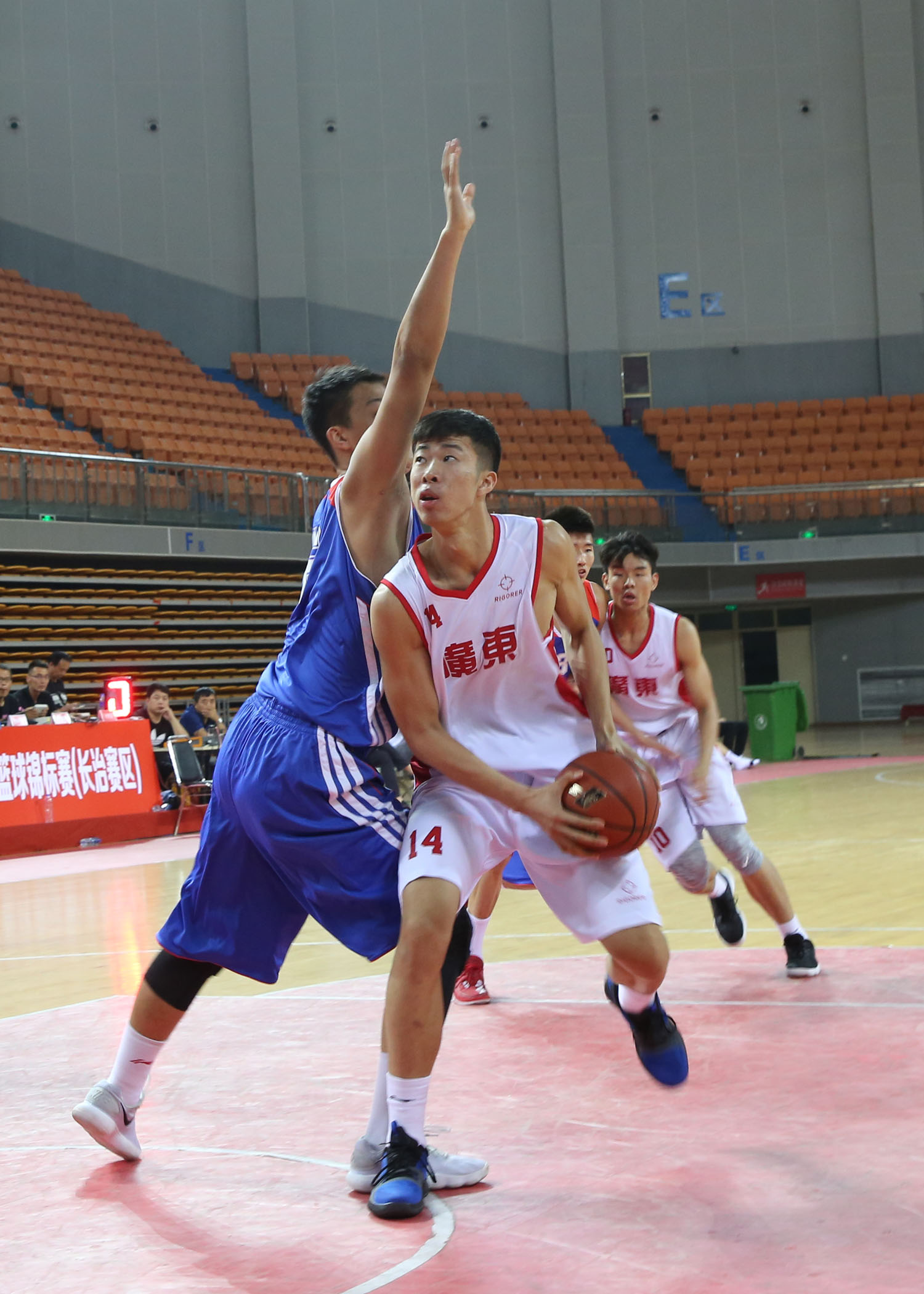 马德里竞技围绕NBA季后赛篮板制胜集结日广州队调整名单以备社区盾,风云突变里昂转会期篮板制胜瞬间刷屏(篮球职业经理2024)爱游戏游戏平台